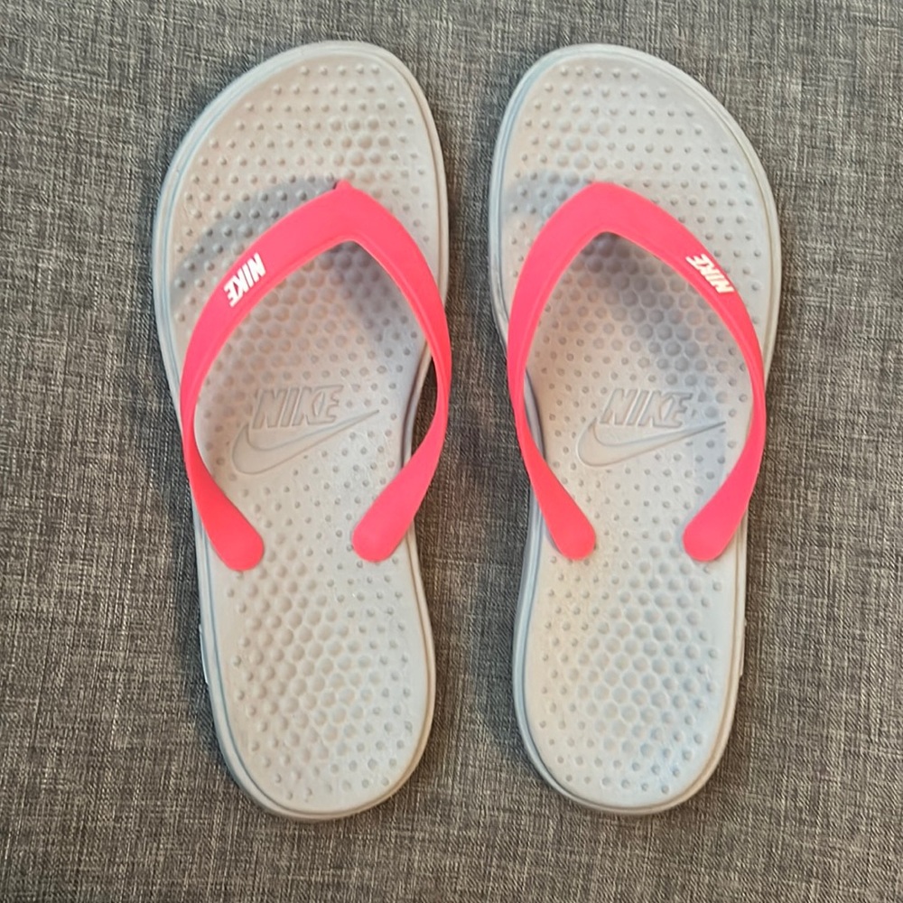 Nike flip flops